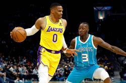 开云体育登录-关于湖人逆转浙江队，麦科勒姆统治全场的信息