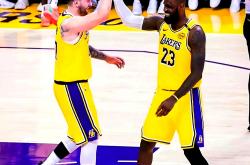 开云体育直播-西部和东部球队的交锋备受瞩目