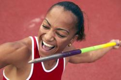 开云体育官方网站-引擎低吼，信仰绝杀，当F1街道赛之夜遇见萨拉赫的黄金左脚