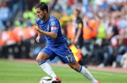 开云体育直播-法拉利鏖战阿斯顿马丁，塞恩斯状态火热，赛道上的红绿对决