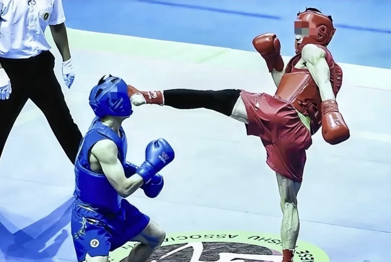 沙尔克豪胜，给对手致命打击