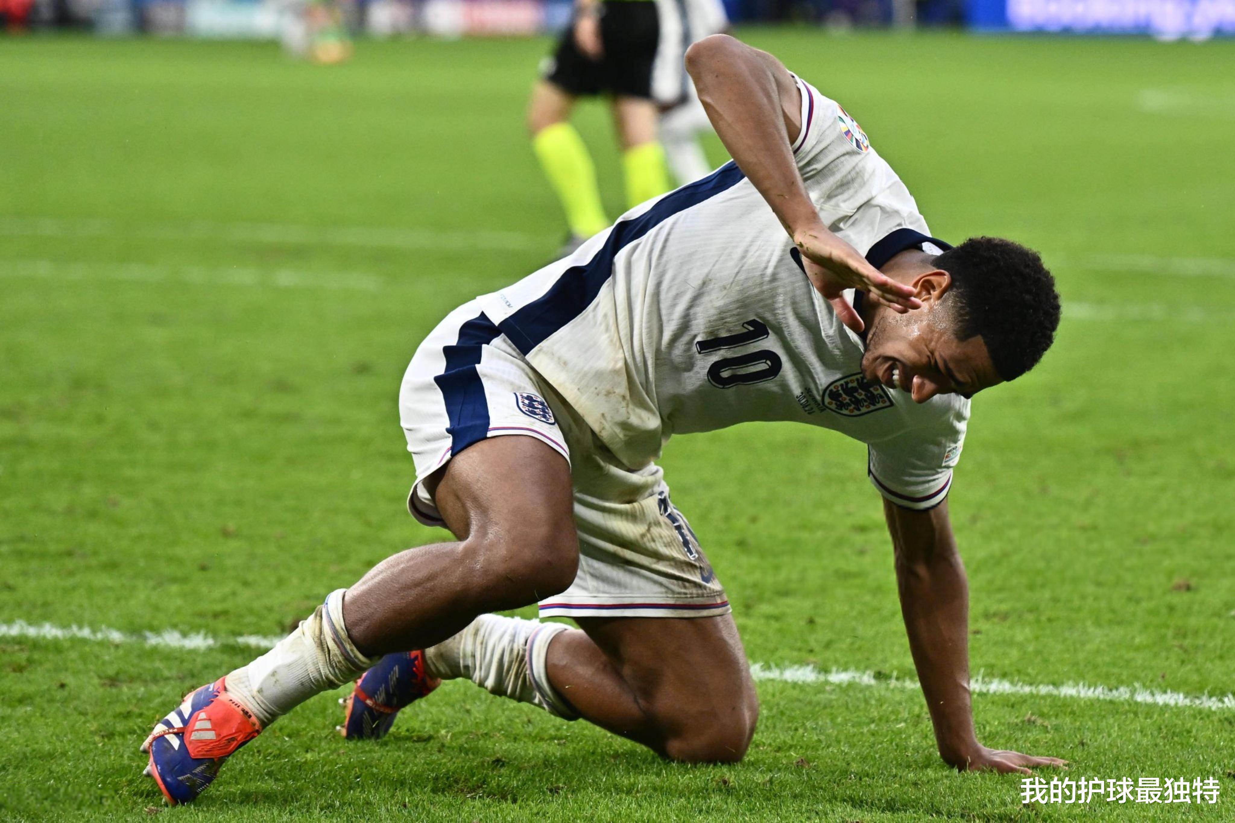 包含欧洲杯赛场惊现逆转，实力悬殊导致冷门屡现的词条