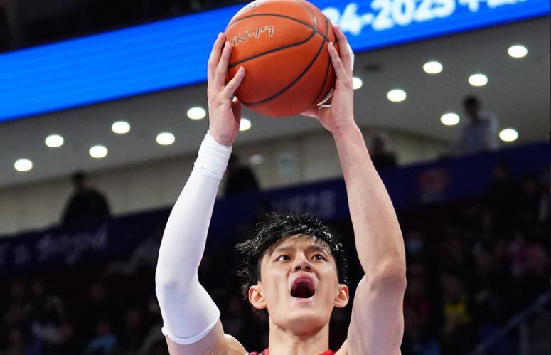 挑战即将开始，篮球场上烽火连天