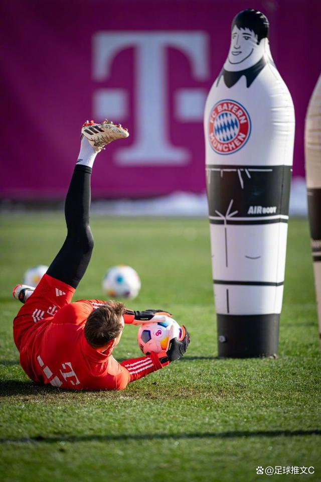 霍芬海姆主场大捷，主教练庆祝颇有感触！