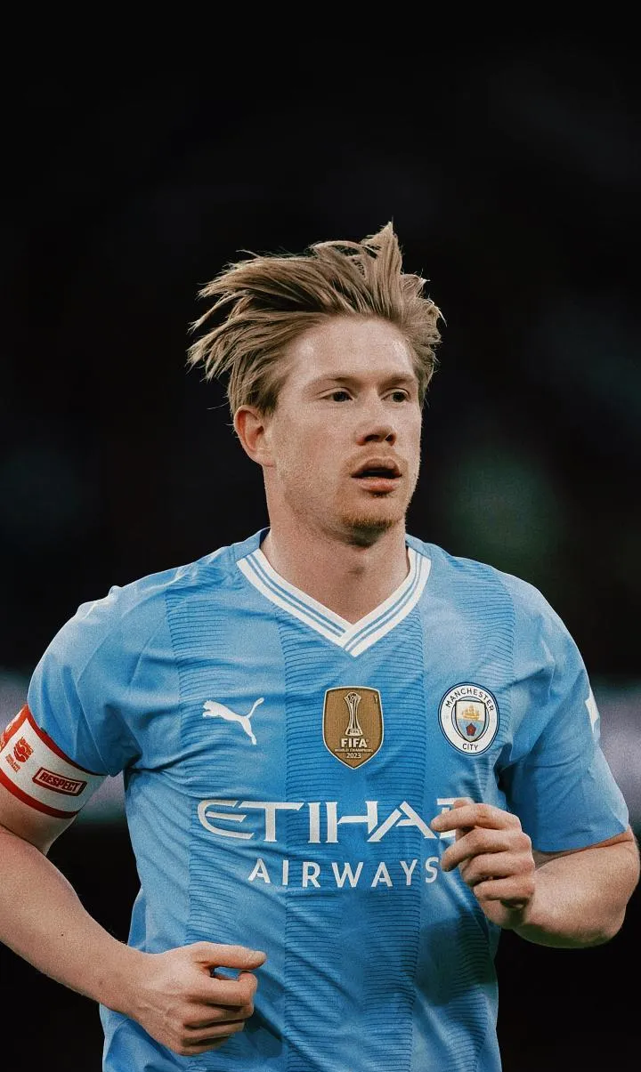 包含AC米兰逆转拜仁，德布劳内完成帽子戏法的词条