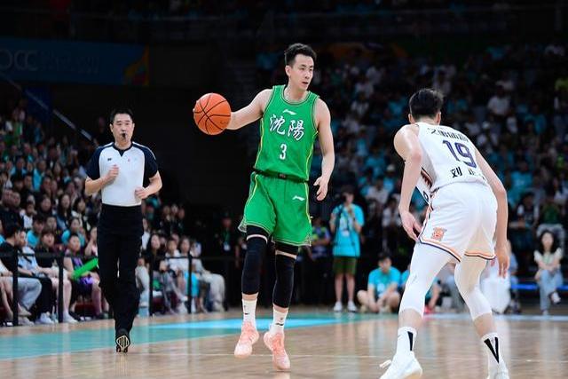 辽宁男篮保持不败纪录，稳固榜首位置的简单介绍