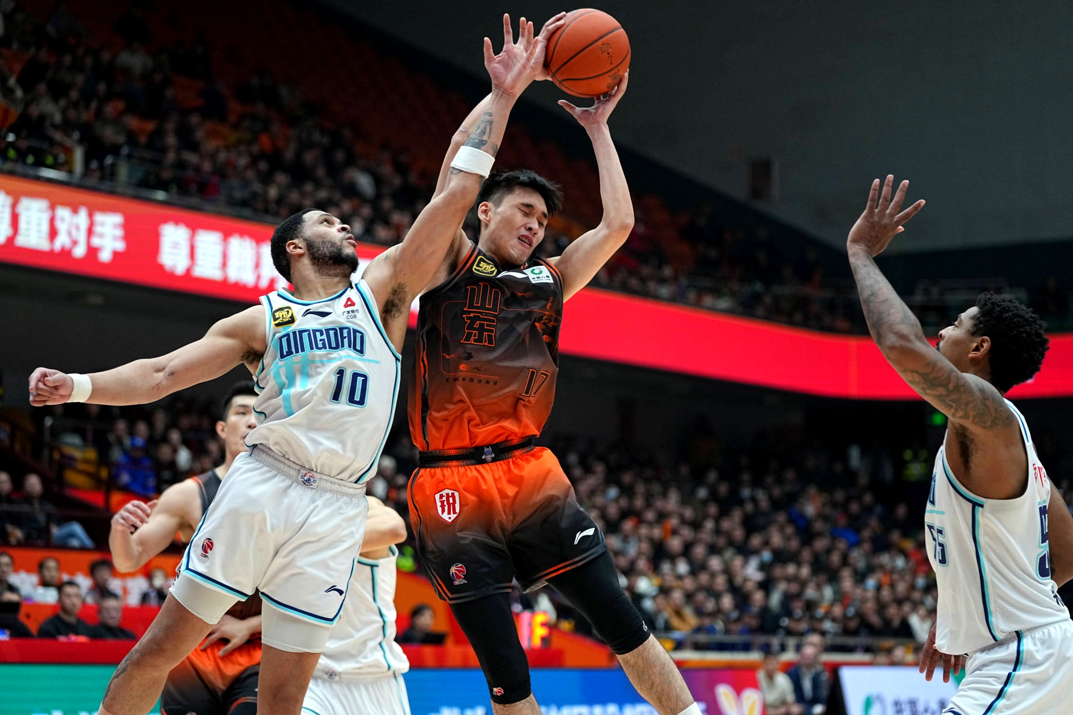 辽宁男篮保持不败纪录，稳固榜首位置的简单介绍