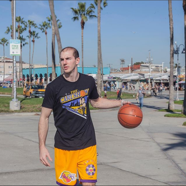 国王鏖战勇士，卡鲁索一己之力扛起全队