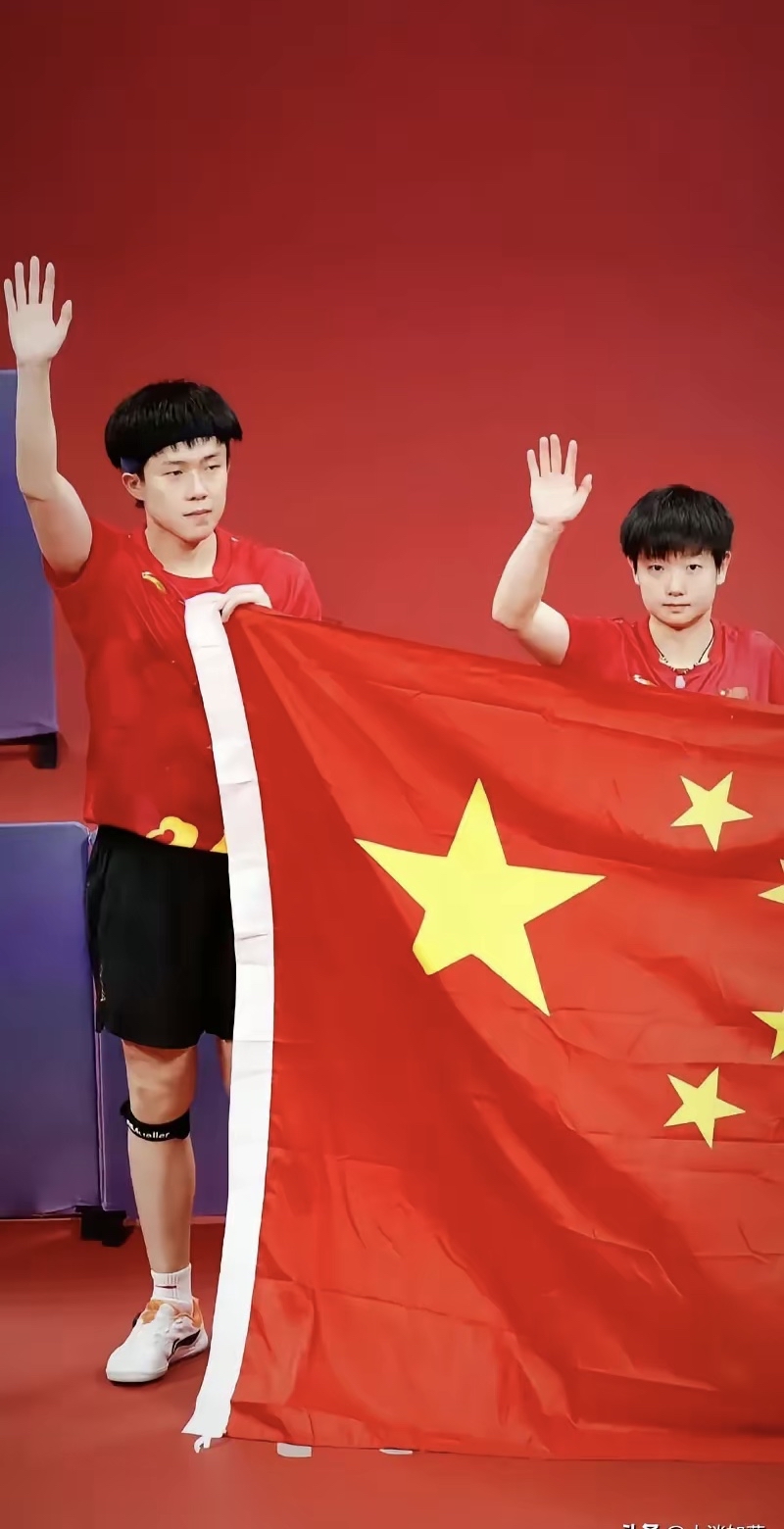 壮哉我大国！击剑男队战胜强敌夺冠