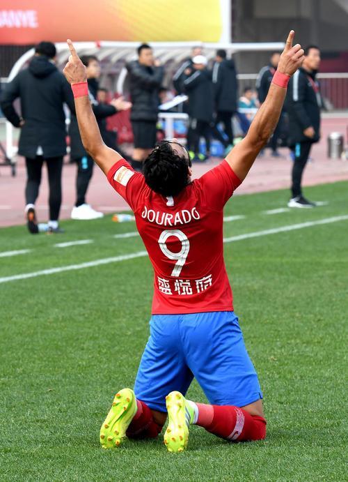 关于河南建业后防连续发生失误，战绩岌岌可危的信息