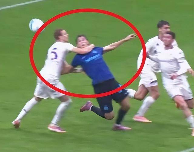 意甲争议点无数，裁判表现令人堪忧的简单介绍