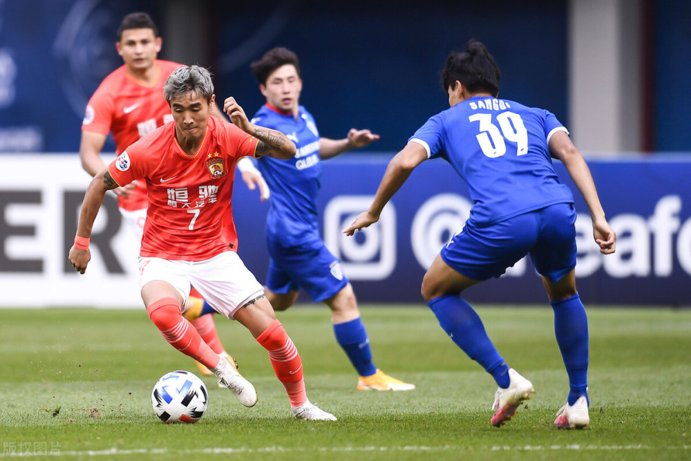 恒大换帅后表现出色，全队找到适应之道的简单介绍