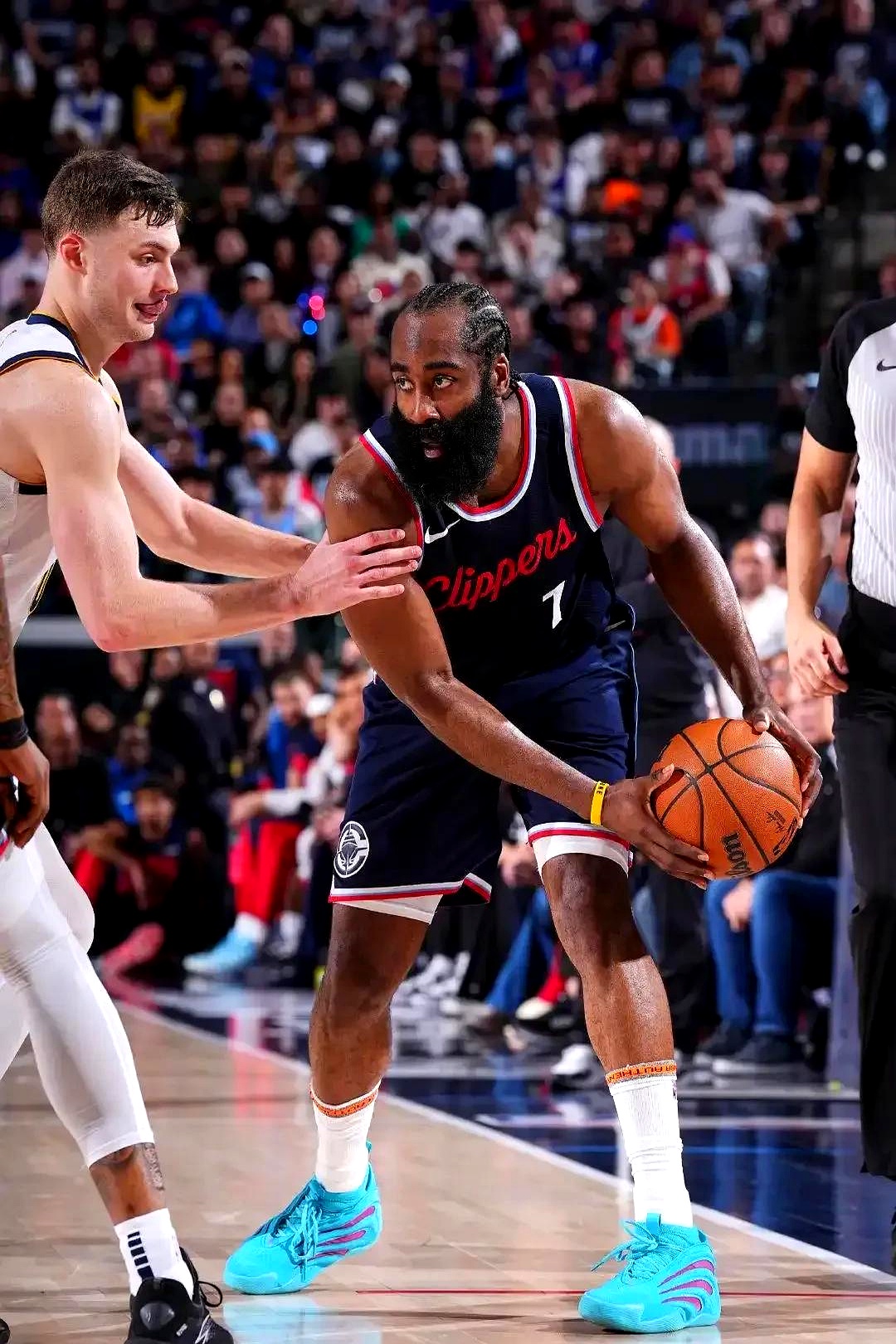 关于快船遭遇五连败，波顿质疑球队防守表现的信息