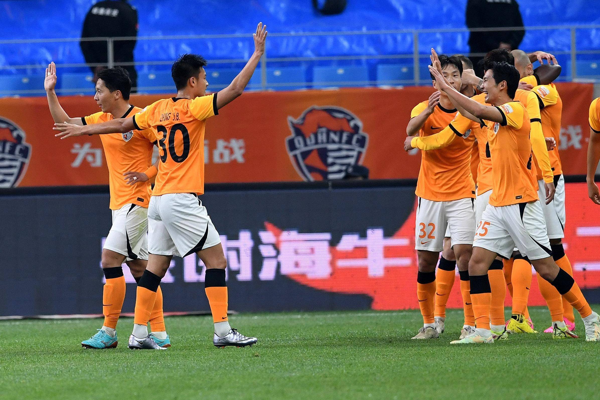 关于亚冠比赛场上一幕幕精彩瞬间激发热议的信息