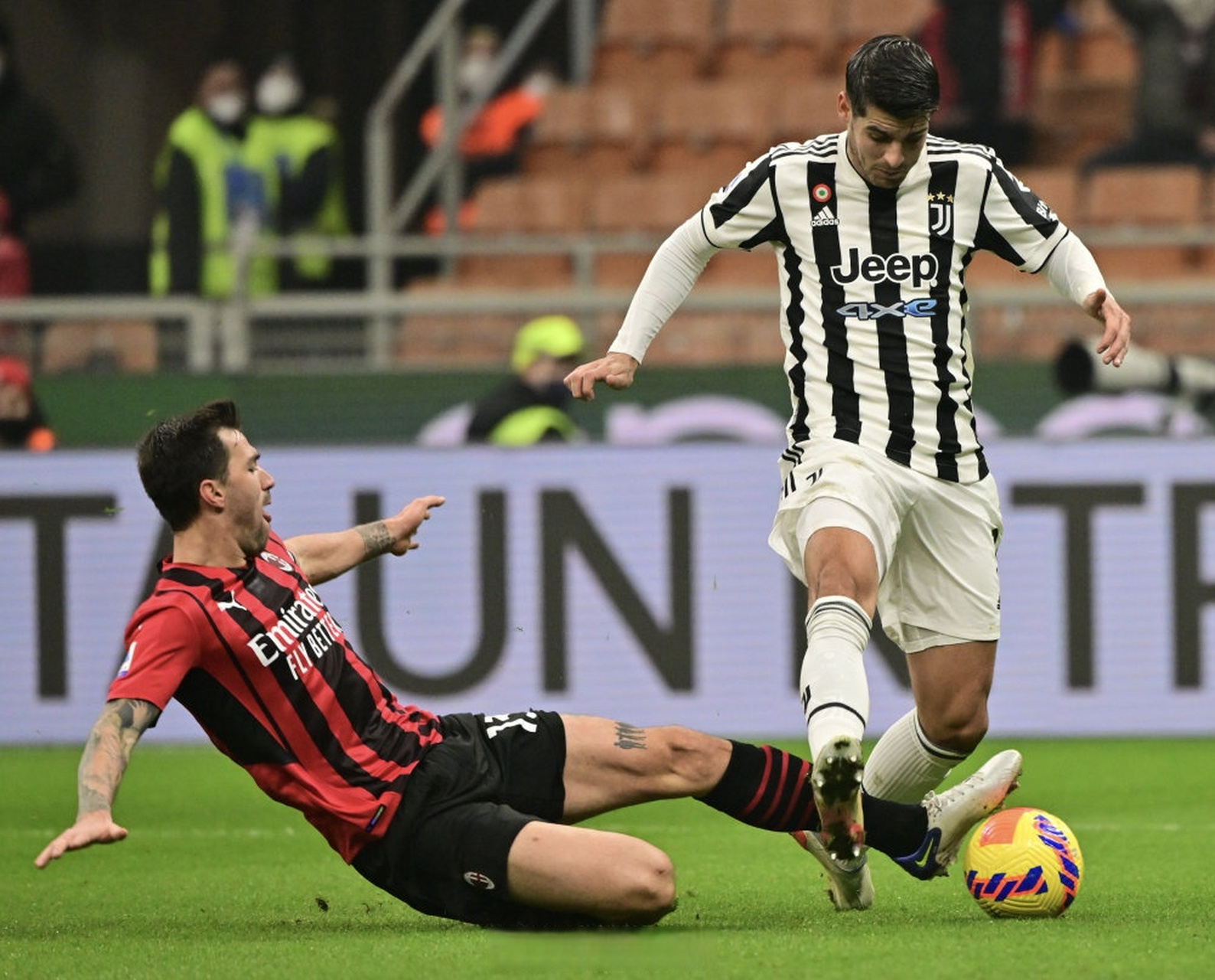 包含意甲联赛中巨星对决，C罗助尤文图斯再胜的词条