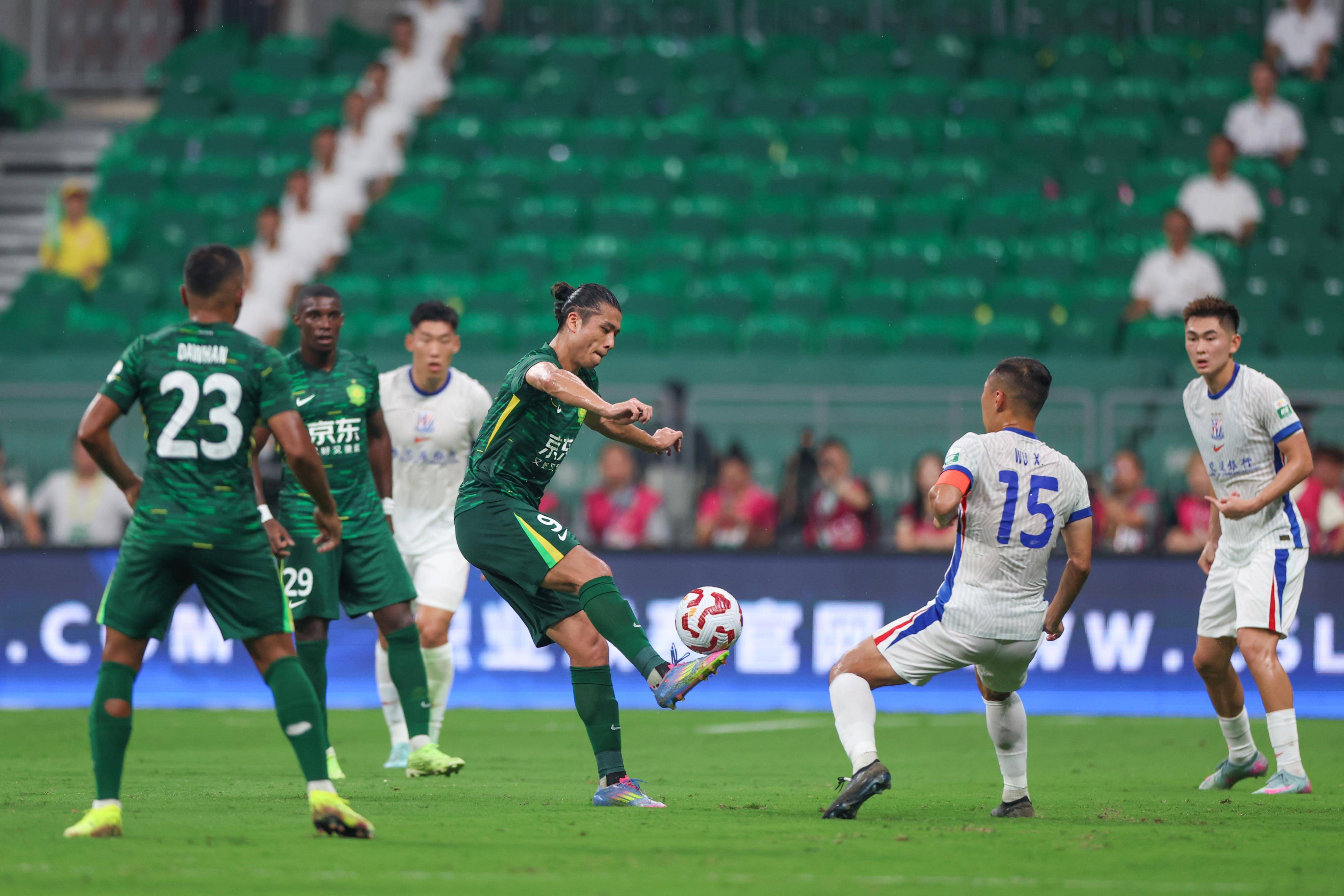 足球联赛进程揭秘：上海申花神勇逆袭升至次席的简单介绍