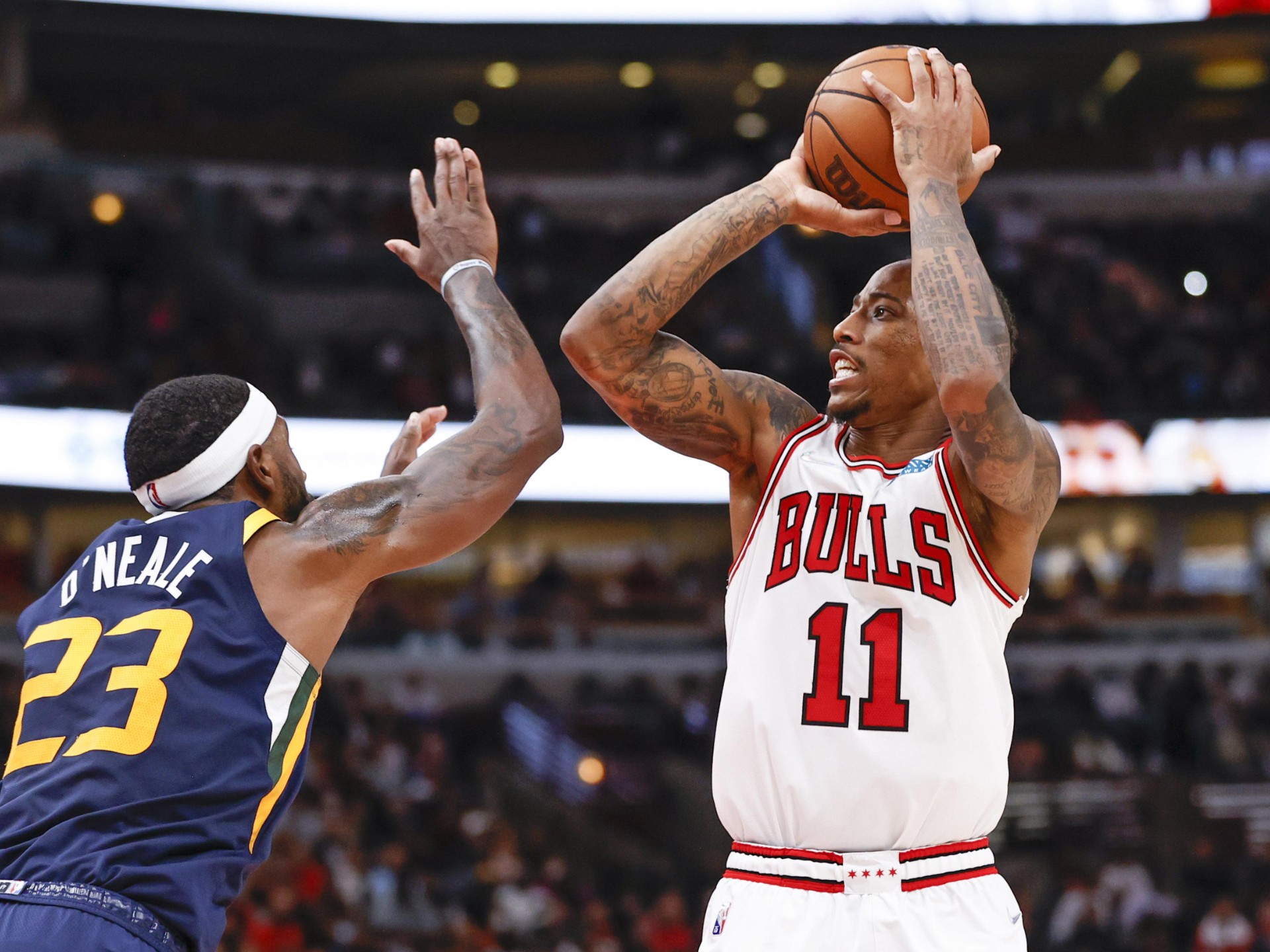 太阳翻盘马刺，德罗赞高光表现