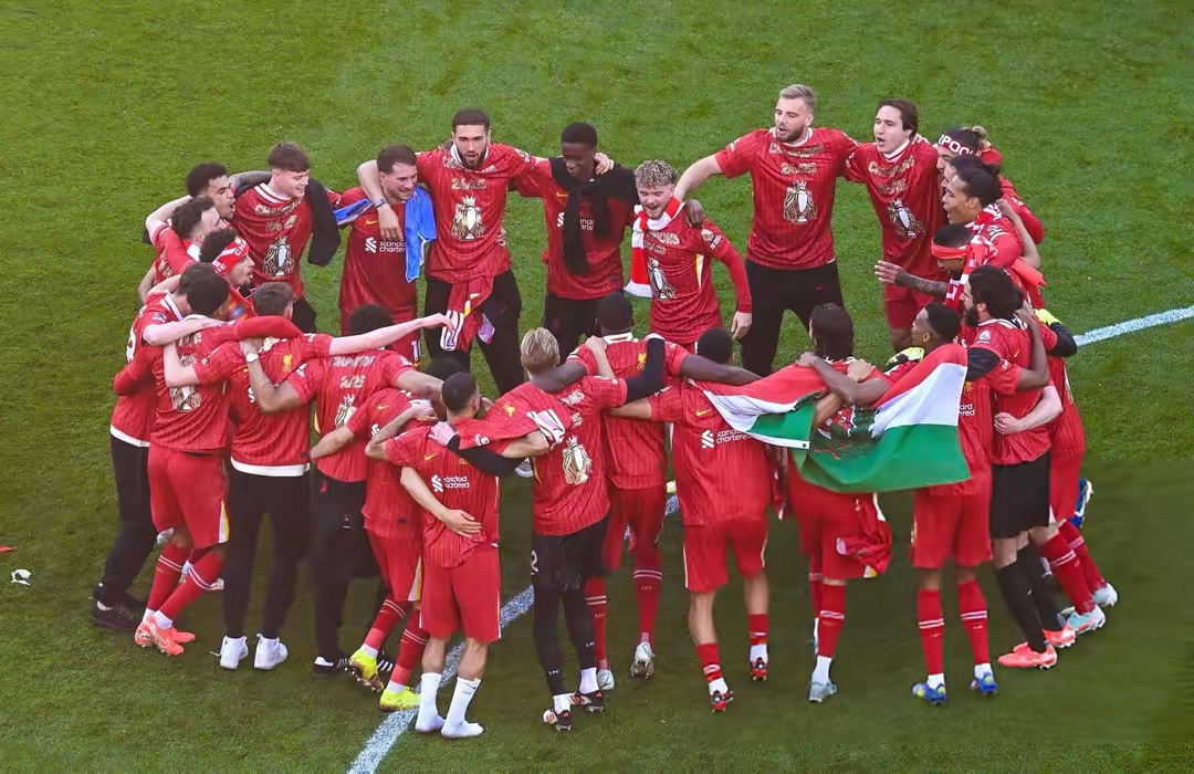 拜仁鏖战利物浦,法比尼奥带队取胜 拜仁鏖战利物浦,法比尼奥带队取胜