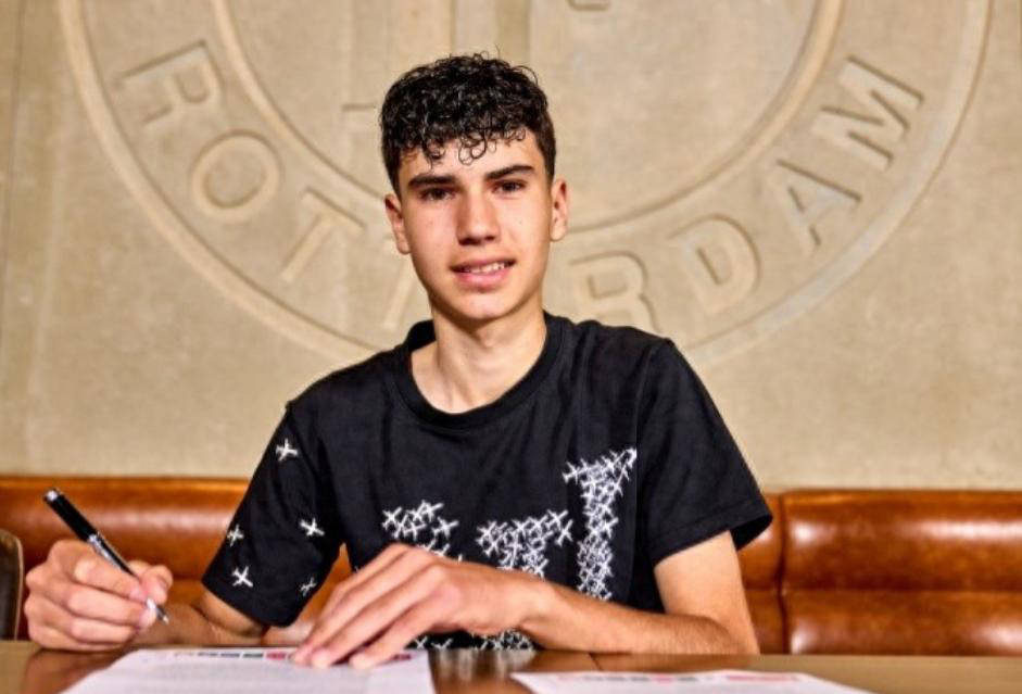 塞维利亚力克韩国，范佩西高光表现的简单介绍