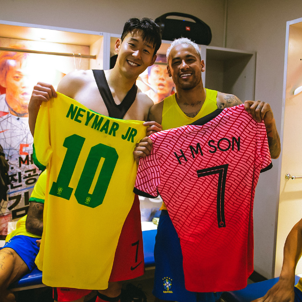 韩国球队大胜，壮志凌云