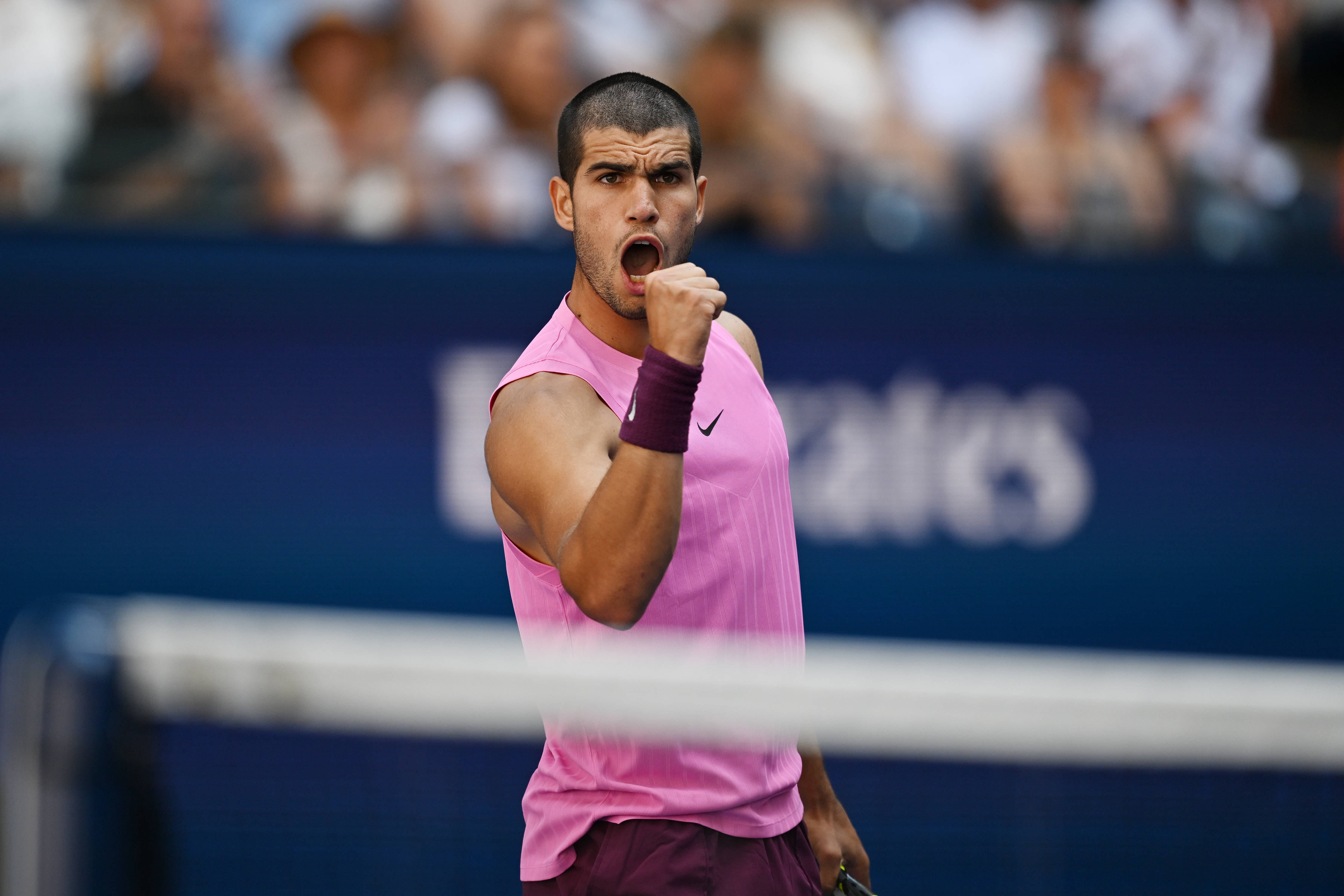 关于美网鏖战蒙特卡洛大师赛，阿尔卡拉斯统治全场的信息