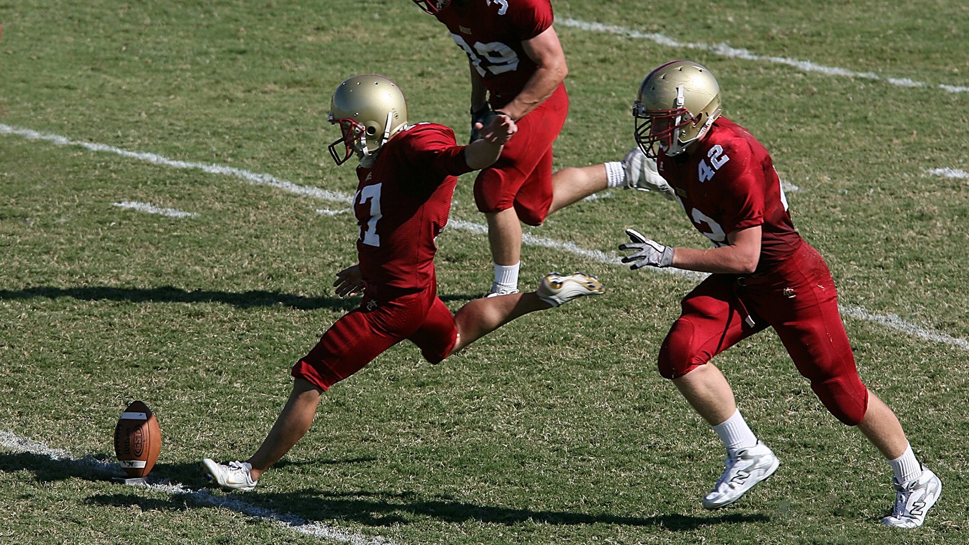 当C罗点燃赛场，西班牙对阵伊拉克背后的足球唯一性