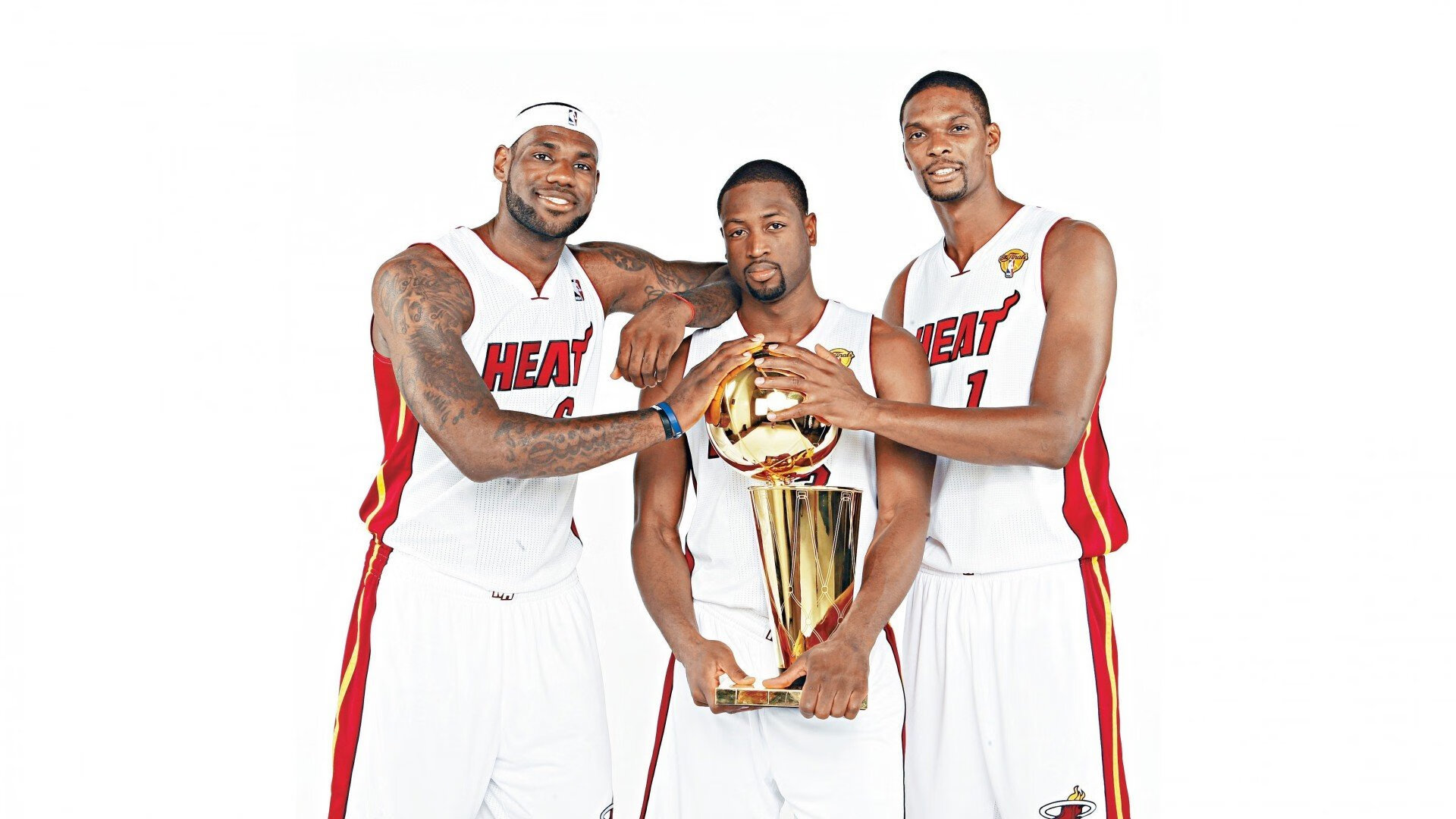 卡塔尔奇迹与英超新王,当沙漠风暴席卷绿茵,加克波正定义新时代