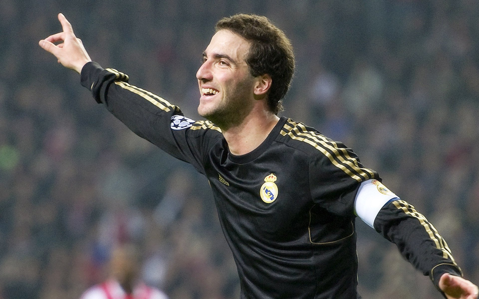 欧冠淘汰赛之夜,利拉德展现巨星价值