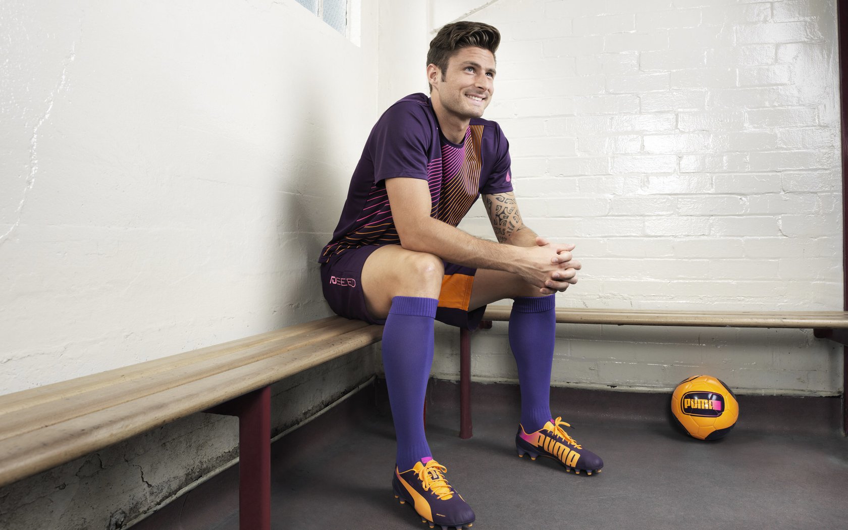 跨界传奇，当深圳队鏖战爵士，贝恩在英超争冠接管比赛